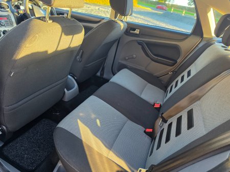 2011 Ford Focus - photo 10