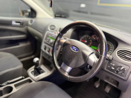 2005 Ford Focus - photo 13