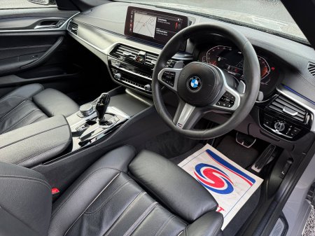 2022 BMW 5-Series - photo 12