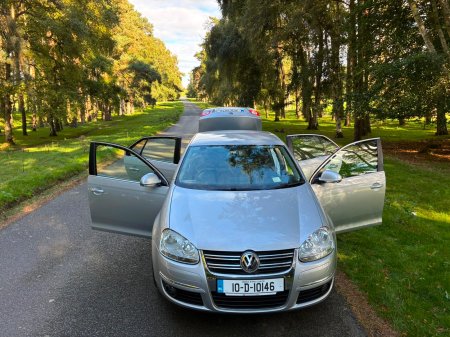 2010 Volkswagen Jetta - photo 23