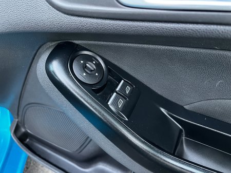 2015 Ford Fiesta - photo 25