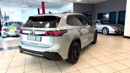 2025 Volkswagen Tiguan - photo 25