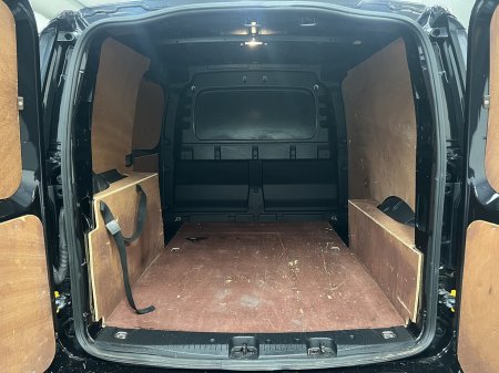 2022 Volkswagen Caddy - photo 2