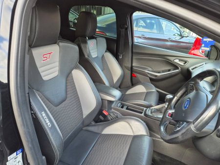 2016 Ford Focus - photo 15