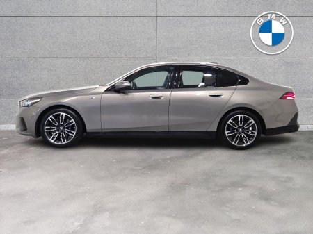 2024 BMW 5-Series - photo 3