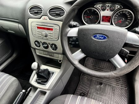 2010 Ford Focus - photo 7