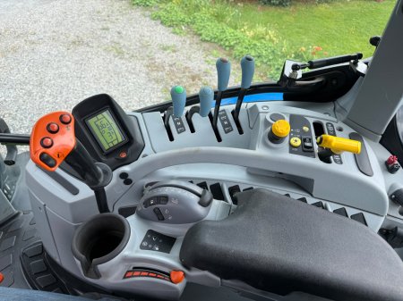 2025 New Holland T7.210 - photo 17