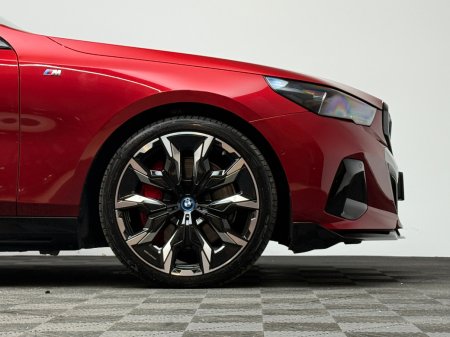 2025 BMW 5-Series - photo 9