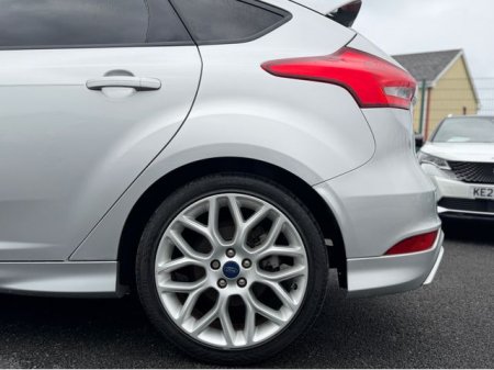 2017 Ford Focus - photo 7