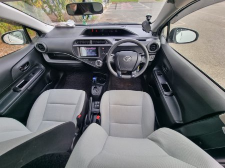 2017 Toyota Aqua - photo 17