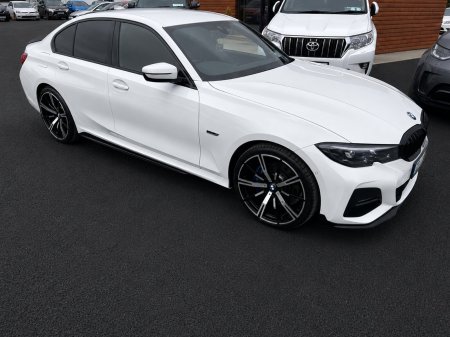 2022 BMW 3-Series - photo 12