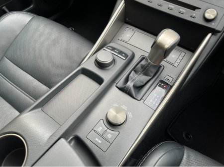 2015 Lexus IS - photo 16