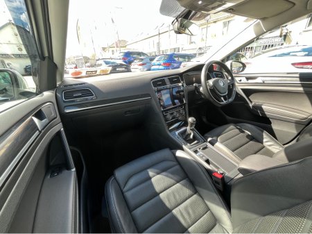 2020 Volkswagen Golf - photo 30