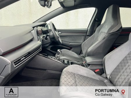 2024 Volkswagen Golf - photo 3