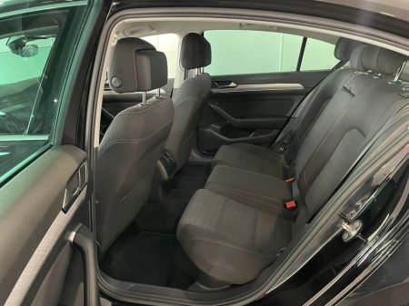 2020 Volkswagen Passat - photo 2