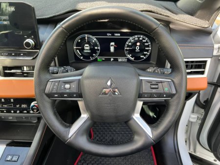 2023 Mitsubishi Outlander - photo 5