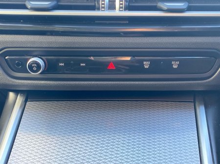 2024 BMW 3-Series - photo 8