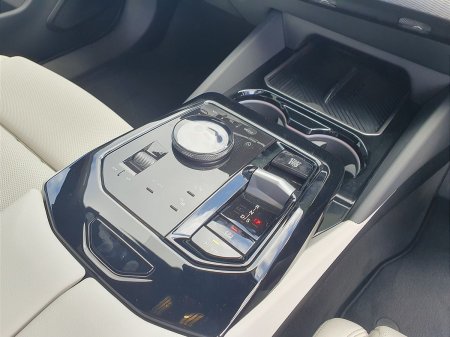 2026 BMW 5-Series - photo 10