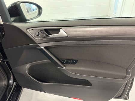 2020 Volkswagen Golf - photo 23