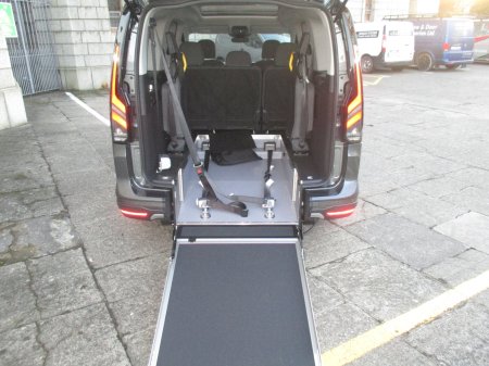 2026 Ford Tourneo Connect - photo 12