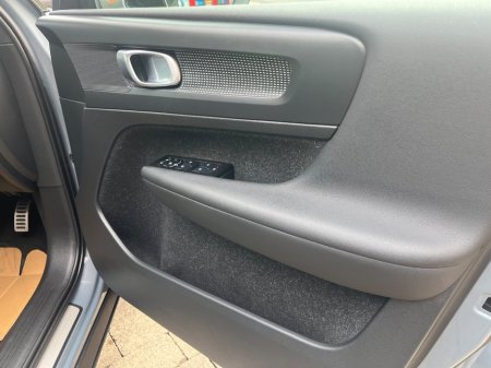 2021 Volvo XC40 - photo 17
