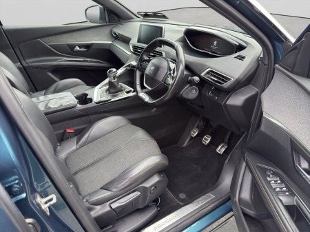 2018 Peugeot 5008 - photo 16