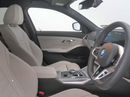 2025 BMW 3-Series - photo 11
