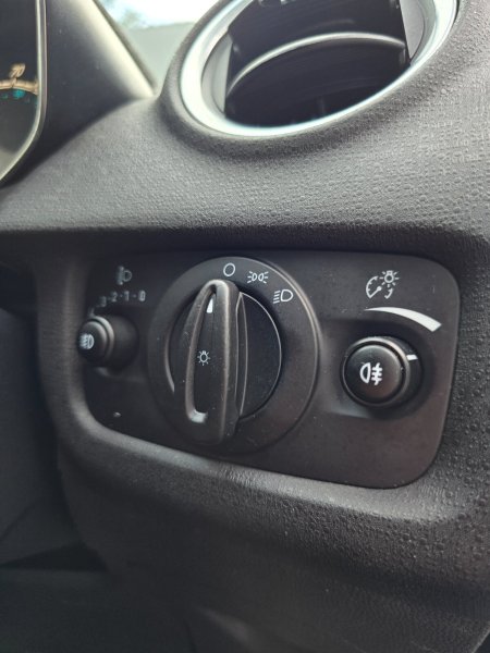 2015 Ford Fiesta - photo 17