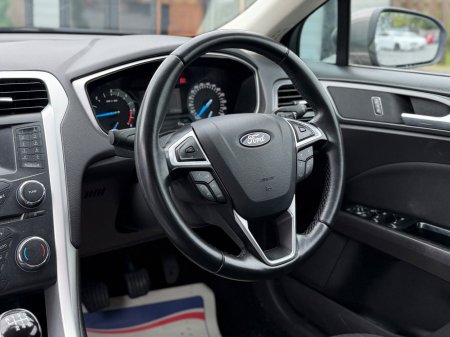 2015 Ford Mondeo - photo 19