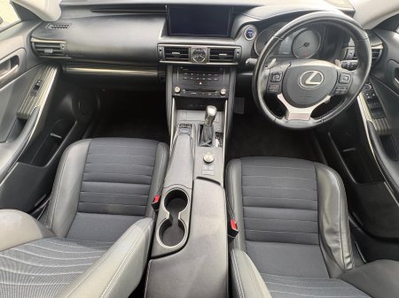 2017 Lexus IS - photo 6