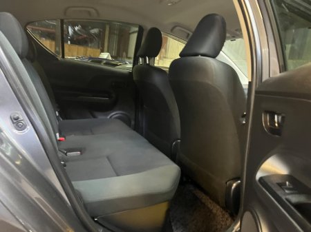 2015 Toyota Aqua - photo 11
