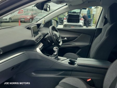 2021 Peugeot 3008 - photo 2