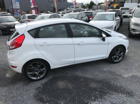 2017 Ford Fiesta - photo 8
