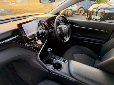 2023 Toyota Camry - photo 2