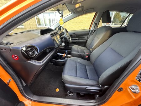 2015 Toyota Aqua - photo 16