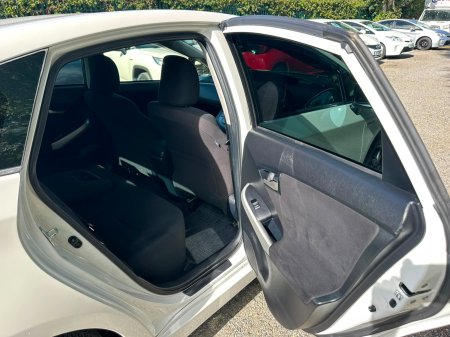 2015 Toyota Prius - photo 17