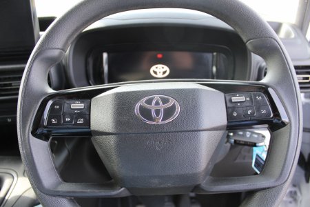 2025 Toyota Proace City - photo 17