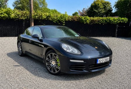 2015 Porsche Panamera - photo 2