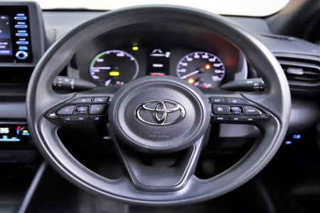 2022 Toyota Yaris - photo 17