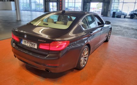 2017 BMW 5-Series - photo 2