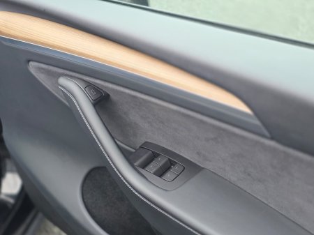 2024 Tesla Model Y - photo 14