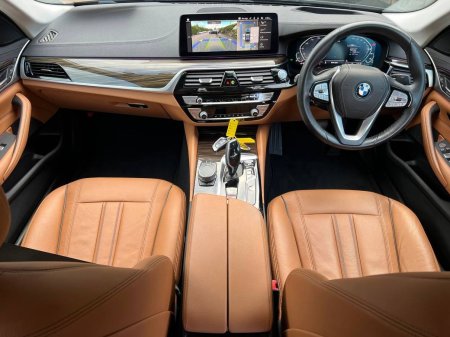 2022 BMW 5-Series - photo 10