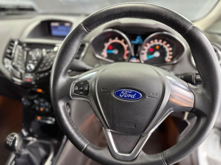 2016 Ford Fiesta - photo 23