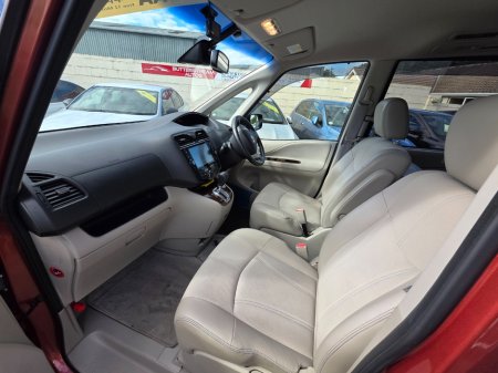2015 Nissan Serena - photo 11