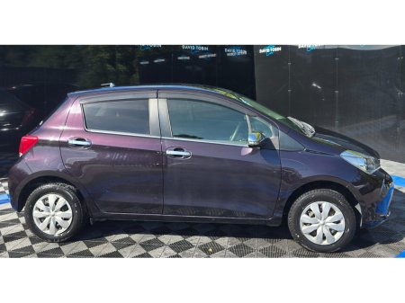 2015 Toyota Vitz - photo 21