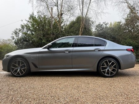 2023 BMW 5-Series - photo 9