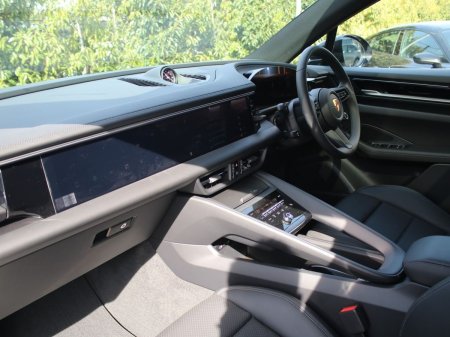 2026 Porsche Macan - photo 5