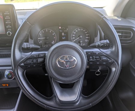 2022 Toyota Yaris - photo 23