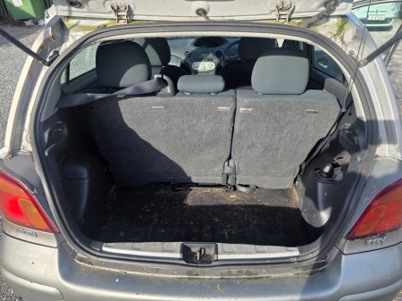 2005 Toyota Yaris - photo 13