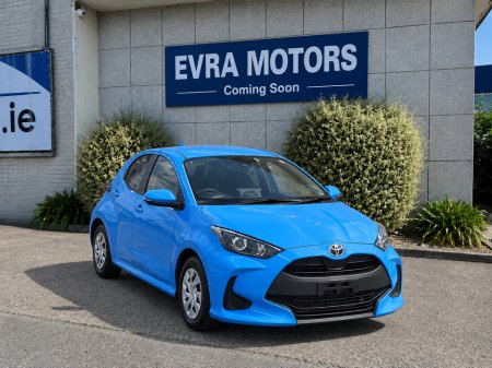 2023 Toyota Yaris X HYBRID AUTOMATIC 1.5 PETROL // ADAPTIVE CRUISE CONTROL//REVERSE CAMERA//KEYLESS ENTRY//